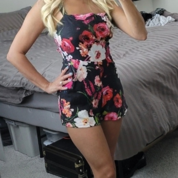Privacy Please Hawthorn Black Floral Romper - Picture 4 of 4